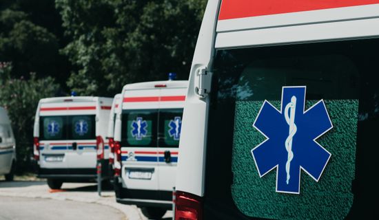 伊宁救护车转运病人过路高速收费吗?
